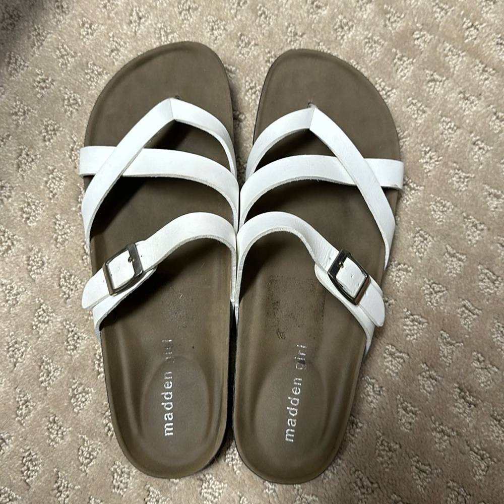 Madden Girl white size 9 great condition